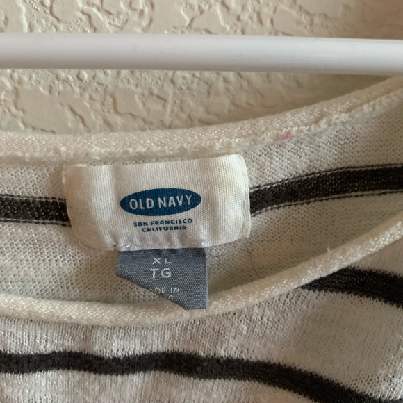 Pink and striped black and white - Picture 2 of 2